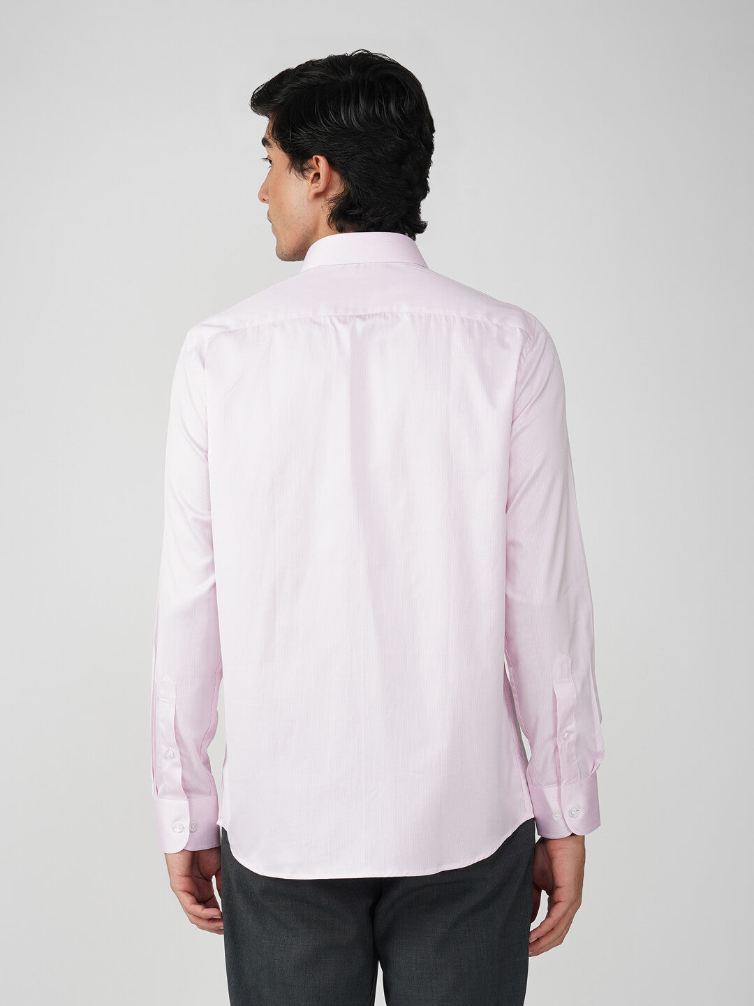 PinkChecks , 2.75 Inch English Spread Semi, Single cuff, 2 horizontal buttons rounded front